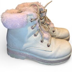 Skechers Light Beige Kids Boots with Pink Fur